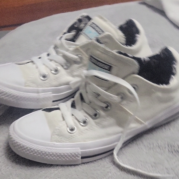 Converse Womens White Sneakers - Picture 10 of 11